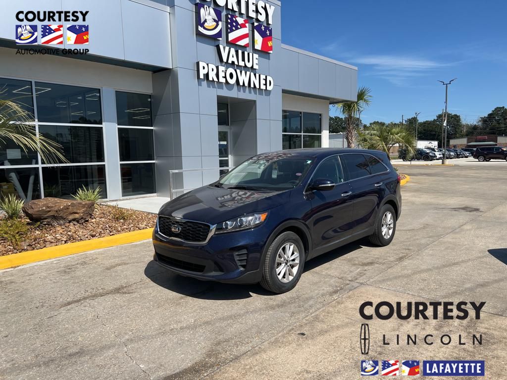 Used Kia Sorento in Imperial Blue For Sale: Check Photos, Prices And  Dealers Near Me | CarBuzz
