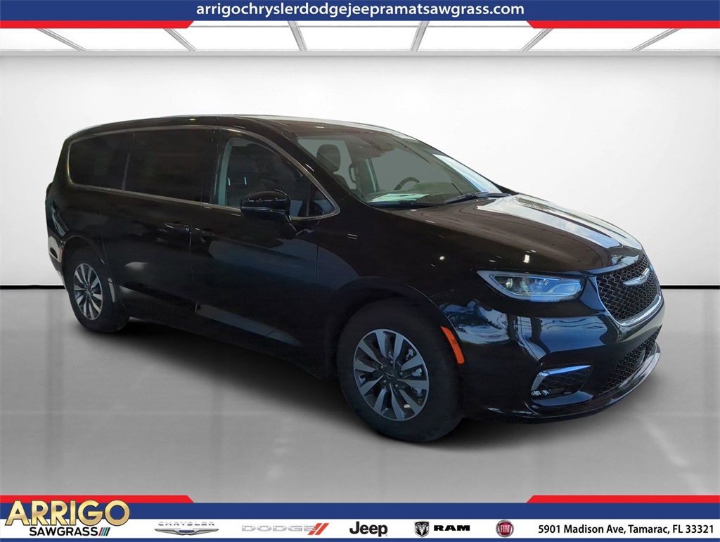 2024 Chrysler Pacifica Plug-in Hybrid Premium S Appearance Package