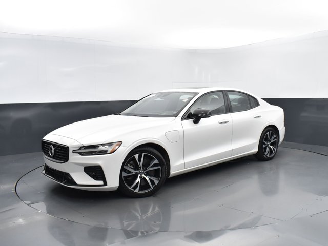 2022 Volvo S60 Recharge T8 R-Design Expression Plug-In Hybrid